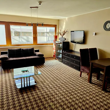 Apartmán Z Aneksem W Blisko Plazy, Z Garazem