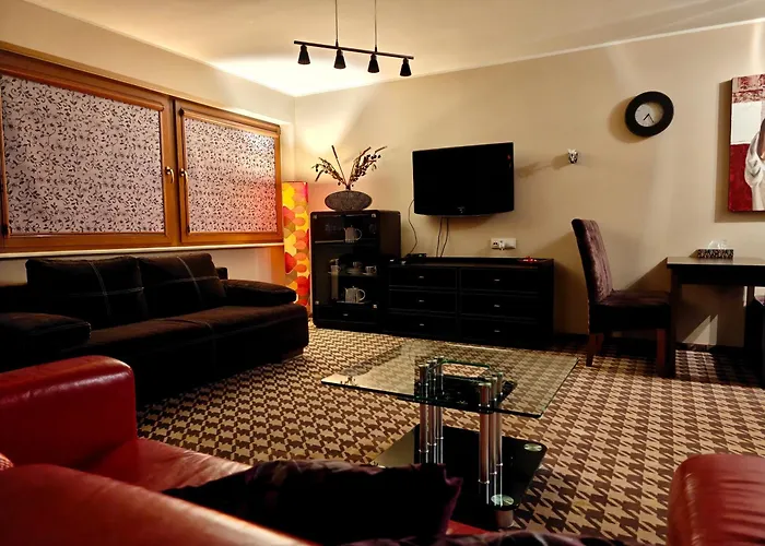 Z Aneksem W Blisko Plazy, Z Garazem